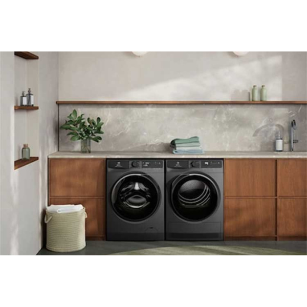Máy sấy bơm nhiệt 8kg Electrolux EDH803J5SC