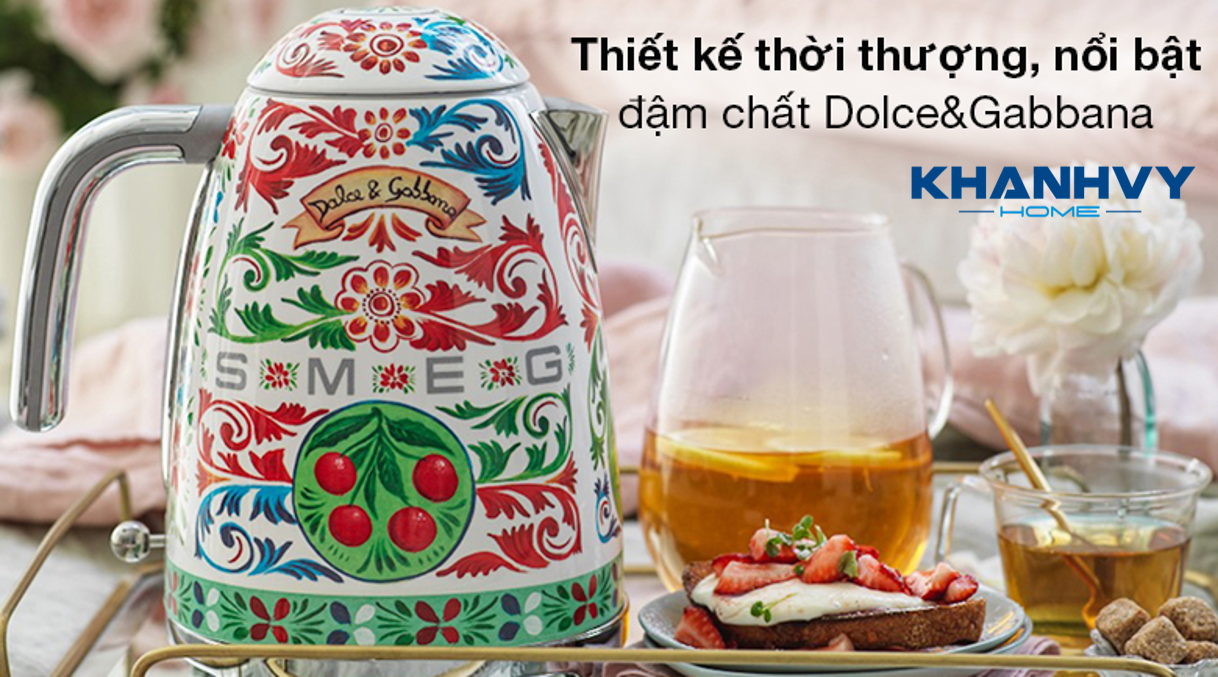 Ấm siêu tốc có công suất 2400W và dung tích 1.7 lít, đáp ứng nhu cầu đun nước nhanh chóng cho gia đình bạn