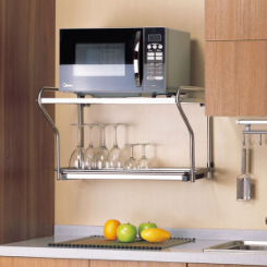 Kệ để lò vi sóng kết hợp đựng ly cốc EU 0560 tại Khánh Vy Home lắp đặt treo ngoài như một vật trang trí, tạo điểm nhấn cho không gian bếp