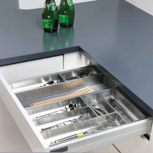 Khay chia thìa nĩa inox 304 mỏ rộng E0645E tại Khánh Vy Home giúp lưu trữ vật dụng nhà bếp gọn gàng, thẩm mỹ