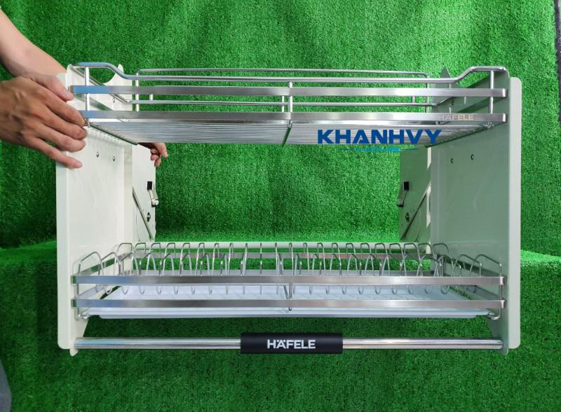 Giá bát đĩa nâng hạ Hafele 700mm 504.75.024 tại Khánh Vy Home có phần rổ làm từ các thanh inox chắc chắn