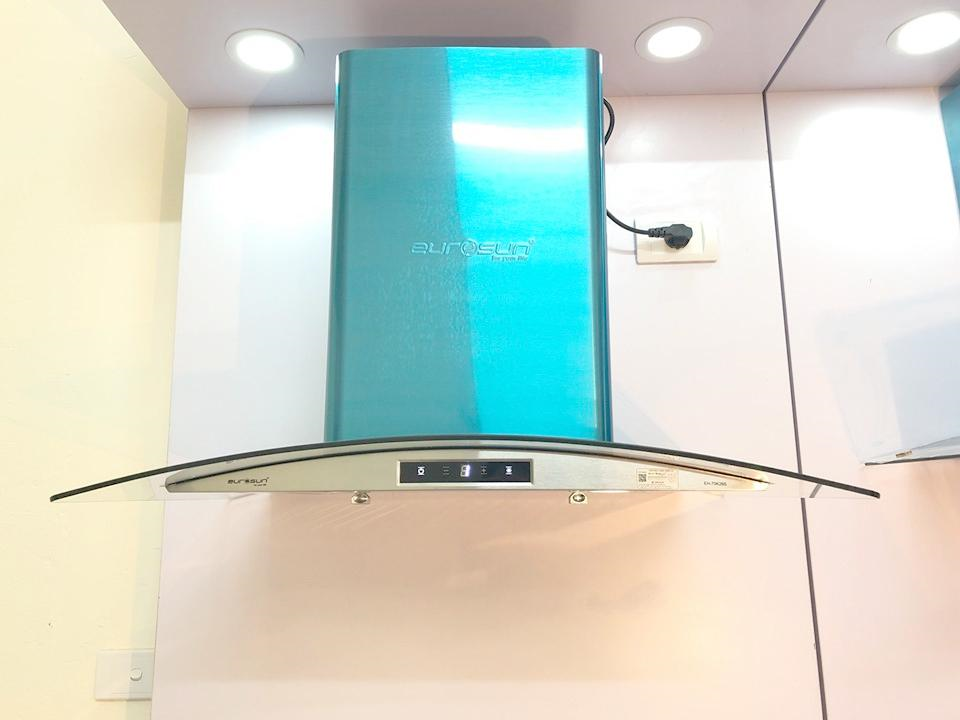 Thân máy hút mùi Eurosun EH-90K26S bằng chất liệu inox bền đẹp theo thời gian