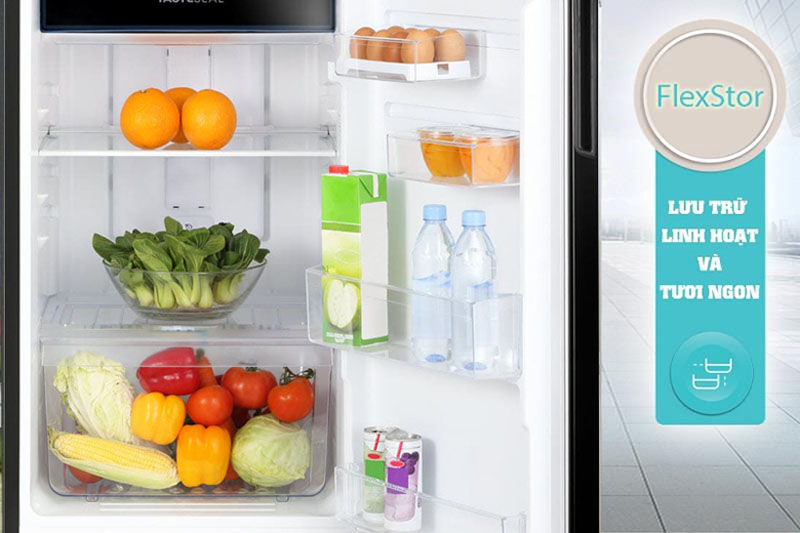 Tủ lạnh Electrolux 256L ETB2802J-A có hệ thống ngăn kệ FlexStor điều chỉnh linh hoạt