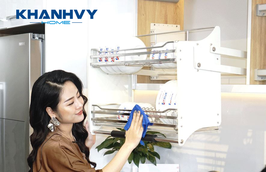 Thường xuyên vệ sinh giá bát giúp giá bát luôn sạch sẽ, sáng bóng và bền đẹp hơn