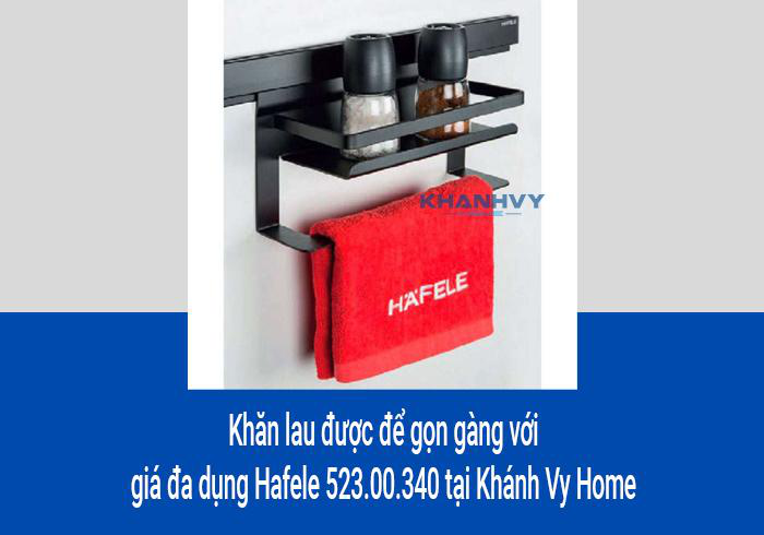 Khăn lau được để gọn gàng với giá đa dụng Hafele 523.00.340 tại Khánh Vy Home