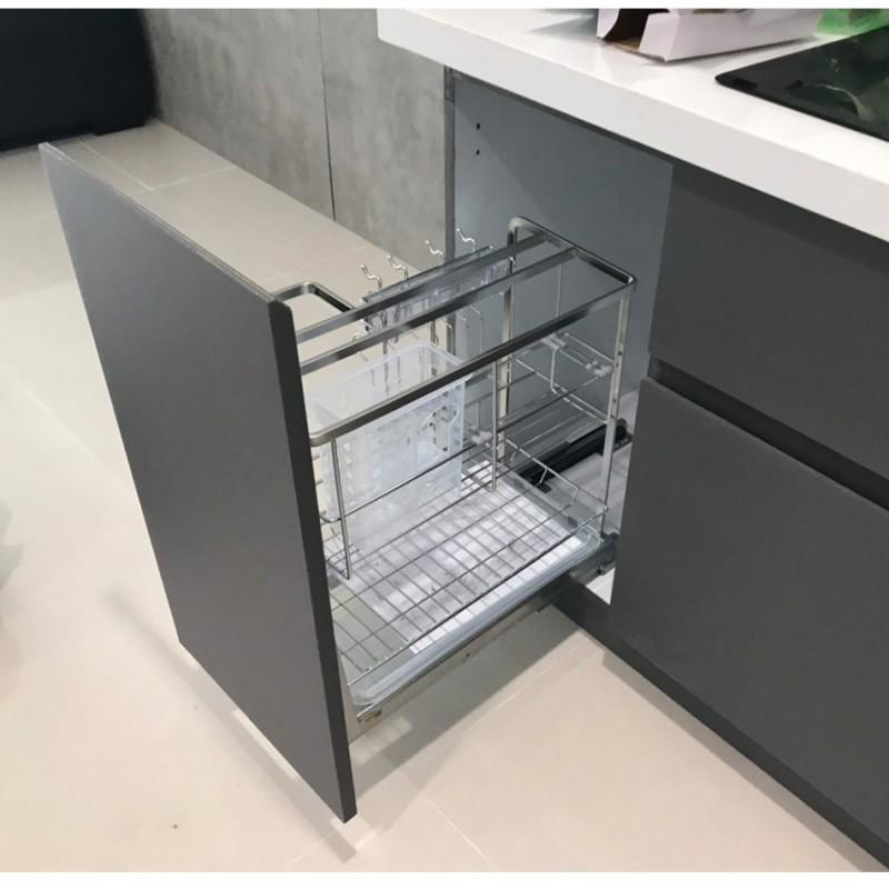 Kệ dao thớt nan dẹt inox mờ, ray giảm chấn EP20 tại Khánh Vy Home mang đến vẻ đẹp sang trọng và tiện nghi