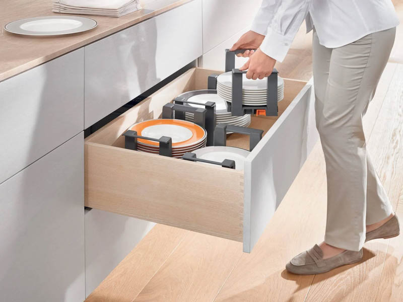 Ray bi toàn phần Hafele 300mm màu đen 494.02.451 hoạt động tốt, êm ái và nhẹ nhàng