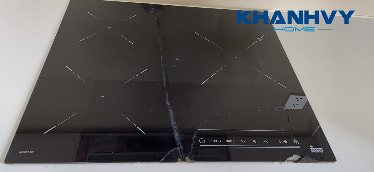 Mặt kính bếp điện từ Teka 3 vùng nấu bị nứt vỡ nghiêm trọng
