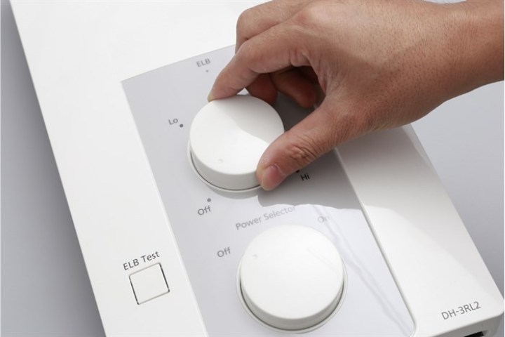 Máy nước nóng Panasonic DH-3RL2VH