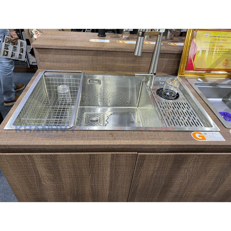 Chậu rửa 1 hố to có máy rửa cốc, chén Garis Megkel MS11.82