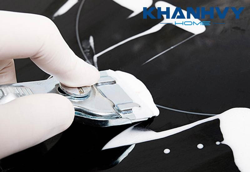 Dao cạo chuyên dụng vệ sinh các vết bẩn cứng đầu