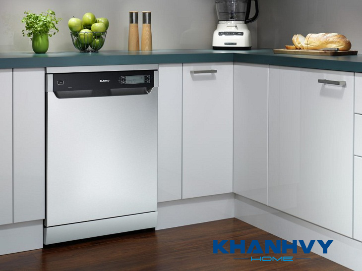 Máy rửa chén giúp việc dọn rửa bát đĩa sau bữa ăn trở nên nhanh gọn, đơn giản hơn