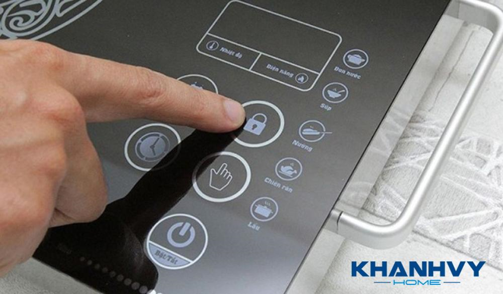Bảng điều khiển của bếp từ có rất nhiều ký hiệu khác nhau