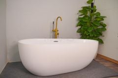 Bồn tắm Maamo MA-2431 giọt nước thành mỏng