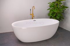 Bồn tắm Maamo MA-2404 ovan thành mỏng ( Bồn Ngâm)