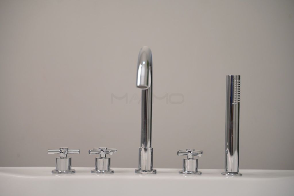 Bồn tắm Maamo MA-2426 ovan cạnh thẳng gắn massage và sen vòi