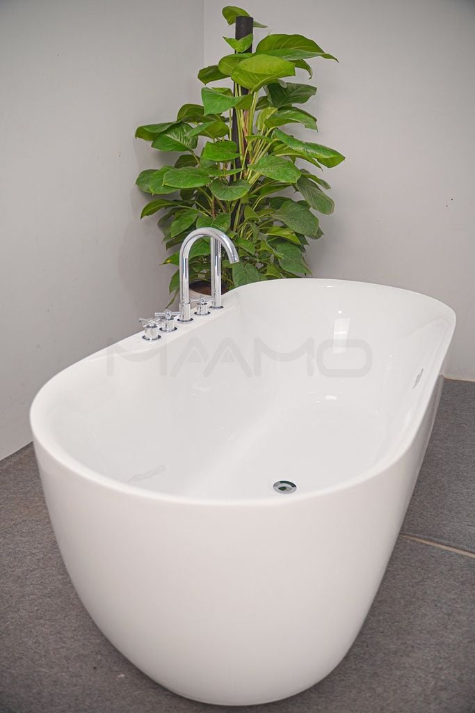 Bồn tắm Maamo MA-2426 ovan cạnh thẳng gắn massage và sen vòi