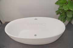 Bồn tắm Maamo MA-2404 ovan thành mỏng ( Bồn Ngâm)
