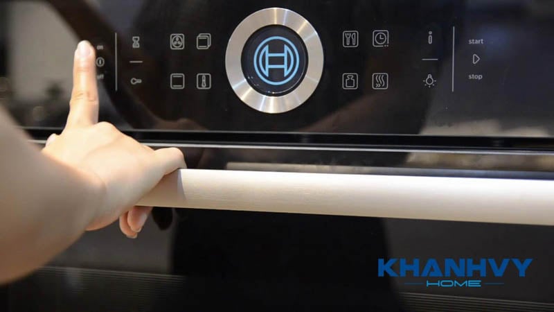 Bảng điều khiển của lò nướng Bosch
