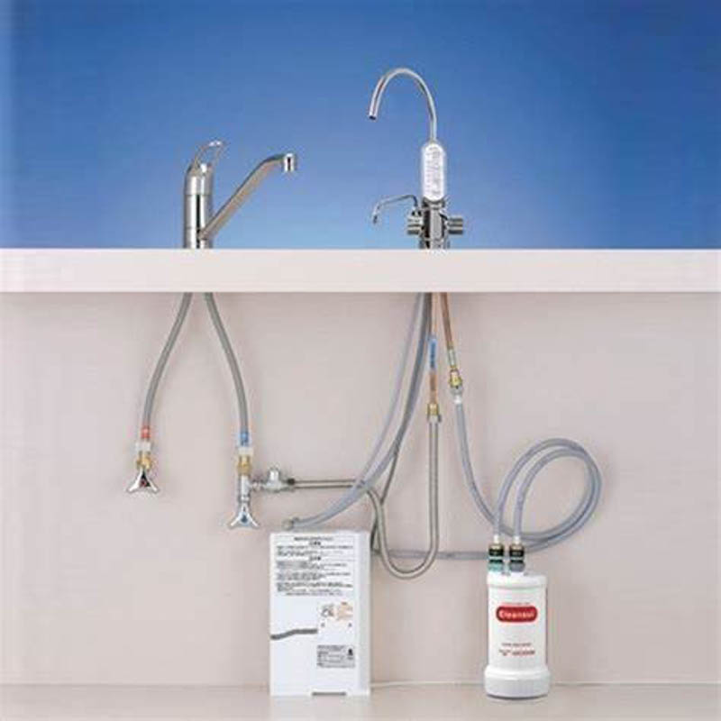 Một máy lọc nước Cleansui EU301 hoàn chỉnh