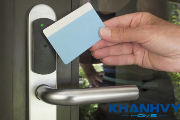 Khóa điện tử là gì? ưu nhược điểm trong hoạt động của chúng
