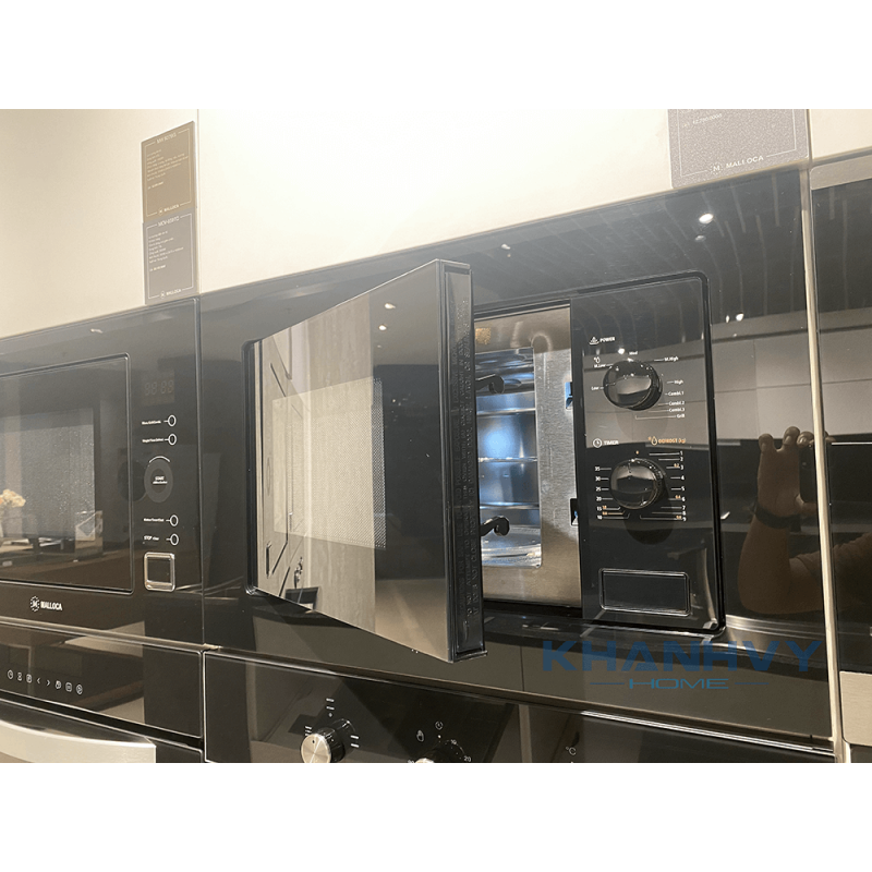 Lò vi sóng Malloca MW-820B