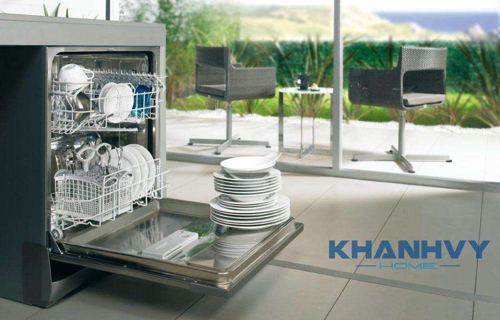 Máy rửa chén độc lập dung tích lớn, tiện lợi nhưng giá thành cao