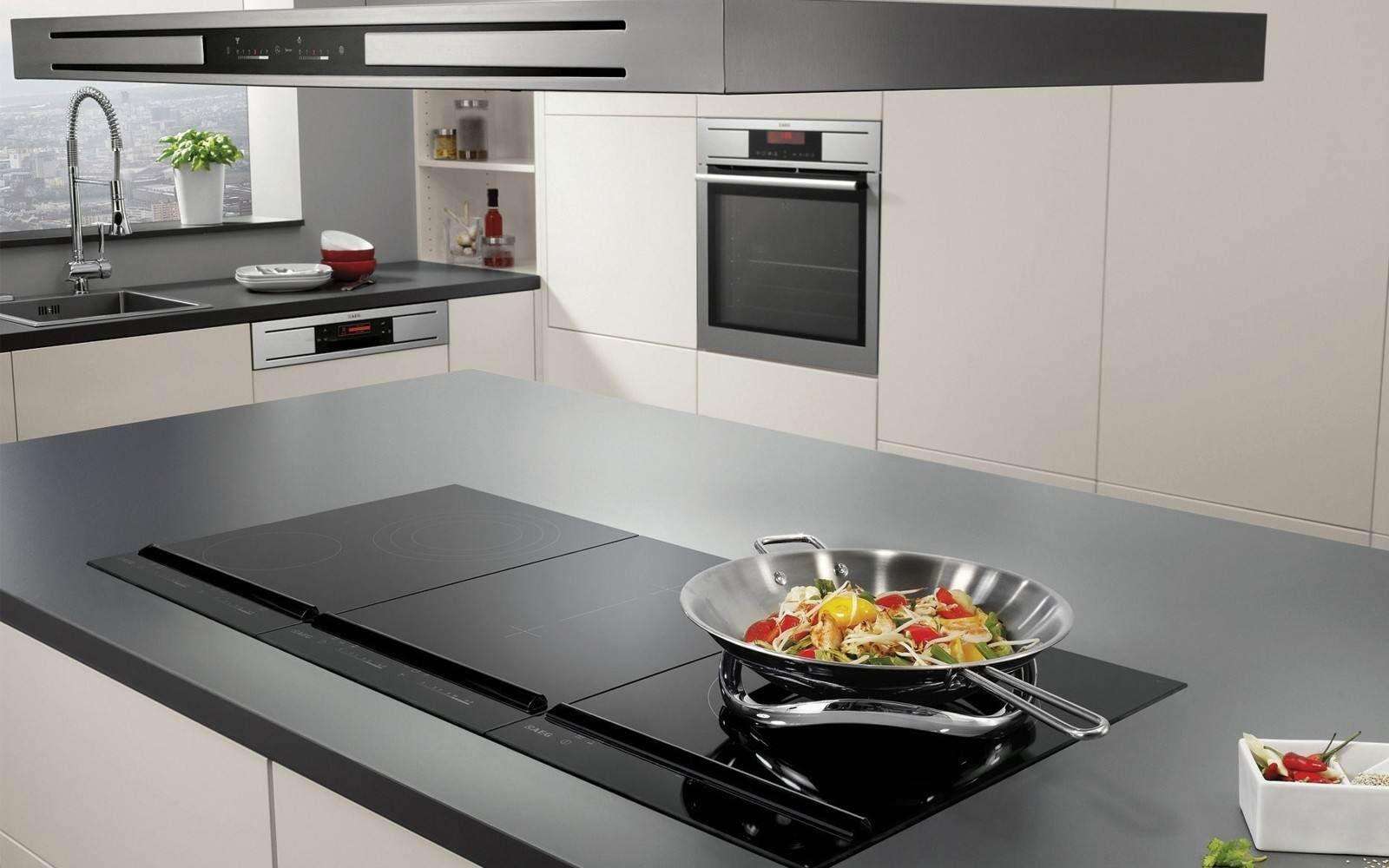 Bếp điện từ Malloca hoạt động với công suất cao, có thể nấu được nhiều món trong tít tắt