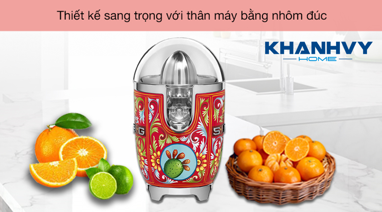 Máy vắt cam SMEG CJF01DGEU 535.43.690 là thiết bị ép nước cam chuyên dụng của thương hiệu Smeg, với thiết kế độc đáo, công suất hoạt động mạnh mẽ, là sản phẩm không thể thiếu trong tủ bếp nhà bạn
