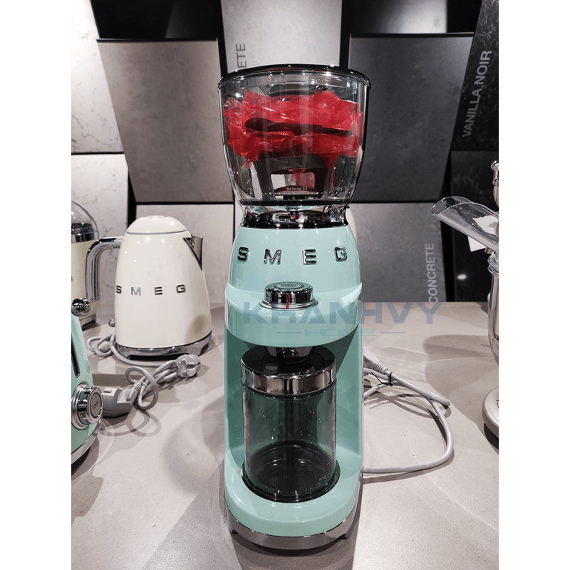 Máy xay cà phê lục nhạt Smeg CGF01PGEU 535.44.010