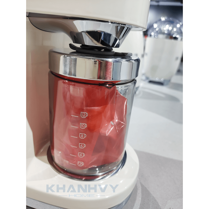 Máy xay cà phê màu kem Smeg CGF01PGEU 535.44.015