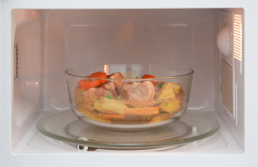 Khoang lò vi sóng kết hợp nướng MW 200 G 40590420 tráng men sáng bóng, hạn chế vết dầu mỡ bám vào