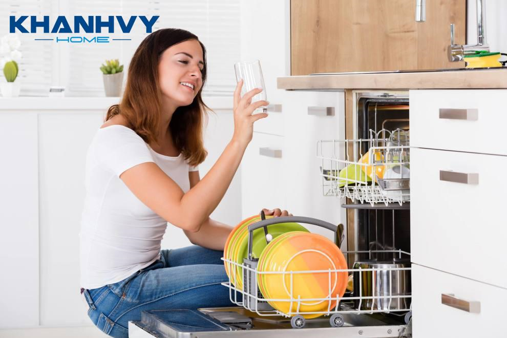 Hiện nay máy rửa bát rất được các bà nội trợ ưa chuộng
