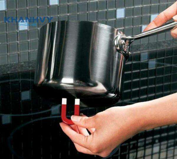 Dùng nam châm nhận biết nồi từ