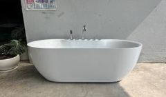 Bồn tắm Maamo MA-2424SV ovan thành mỏng gắn sen vòi