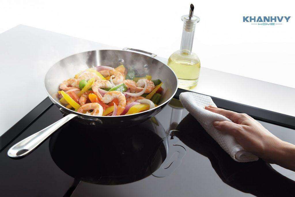 Có nhiều nguyên nhân khiến kính bếp từ bị cháy