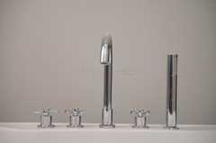Bồn tắm Maamo MA-2456 SV Ovan trứng thành mỏng gắn sen vòi