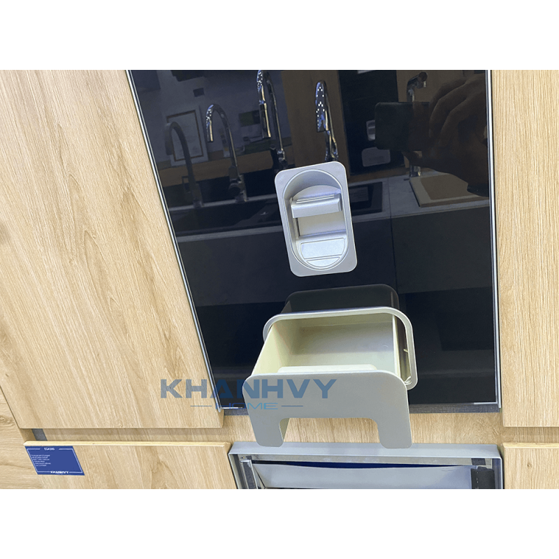Thùng gạo gương nút nhấn Eurogold GB300B