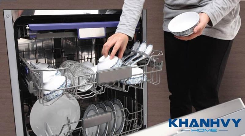 Máy rửa bát là thiết bị gia dụng hiện đại, ngày càng được nhiều gia đình lựa chọn