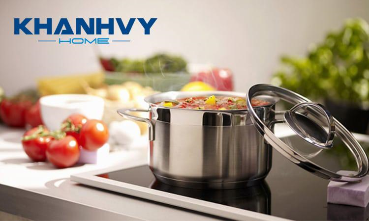 Sử dụng nồi nấu chuyên dụng cho bếp từ giúp việc nấu ăn dễ dàng và an toàn hơn
