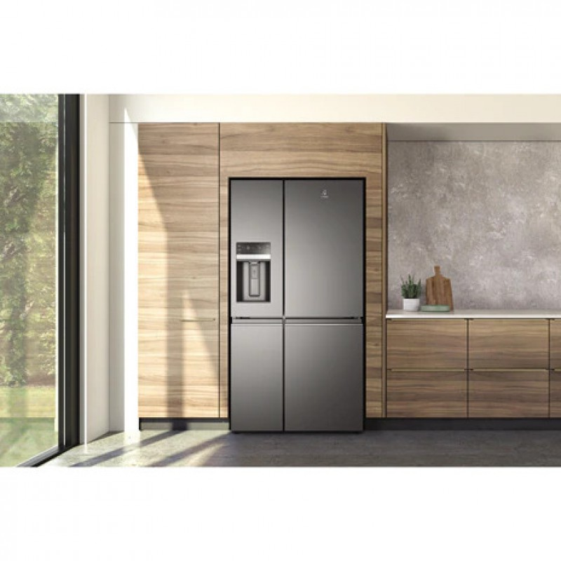 Tủ lạnh Electrolux EQE6879A-B