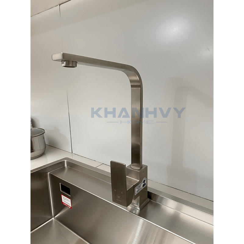 Vòi rửa chén Malloca K536S
