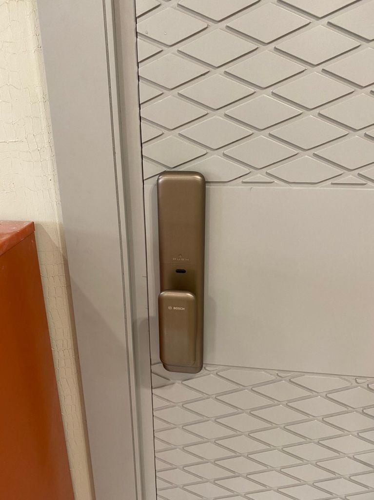 Khóa điện tử Bosch EL500 EU Amber Gold