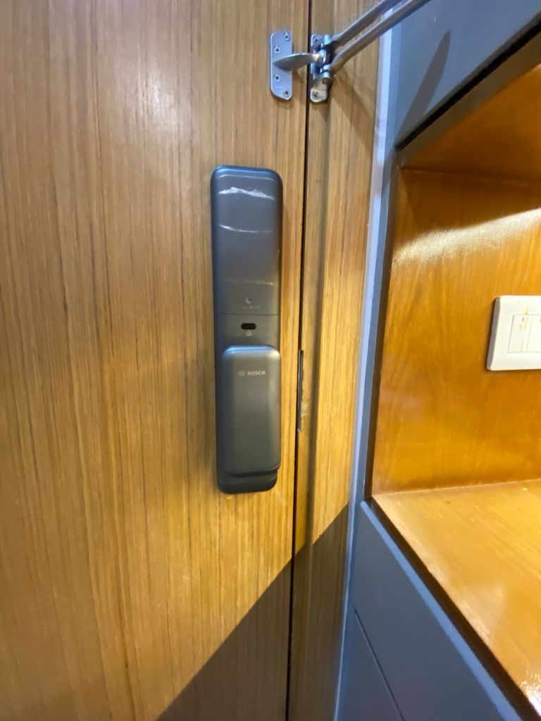 Khóa điện tử Bosch EL500 EU Gray