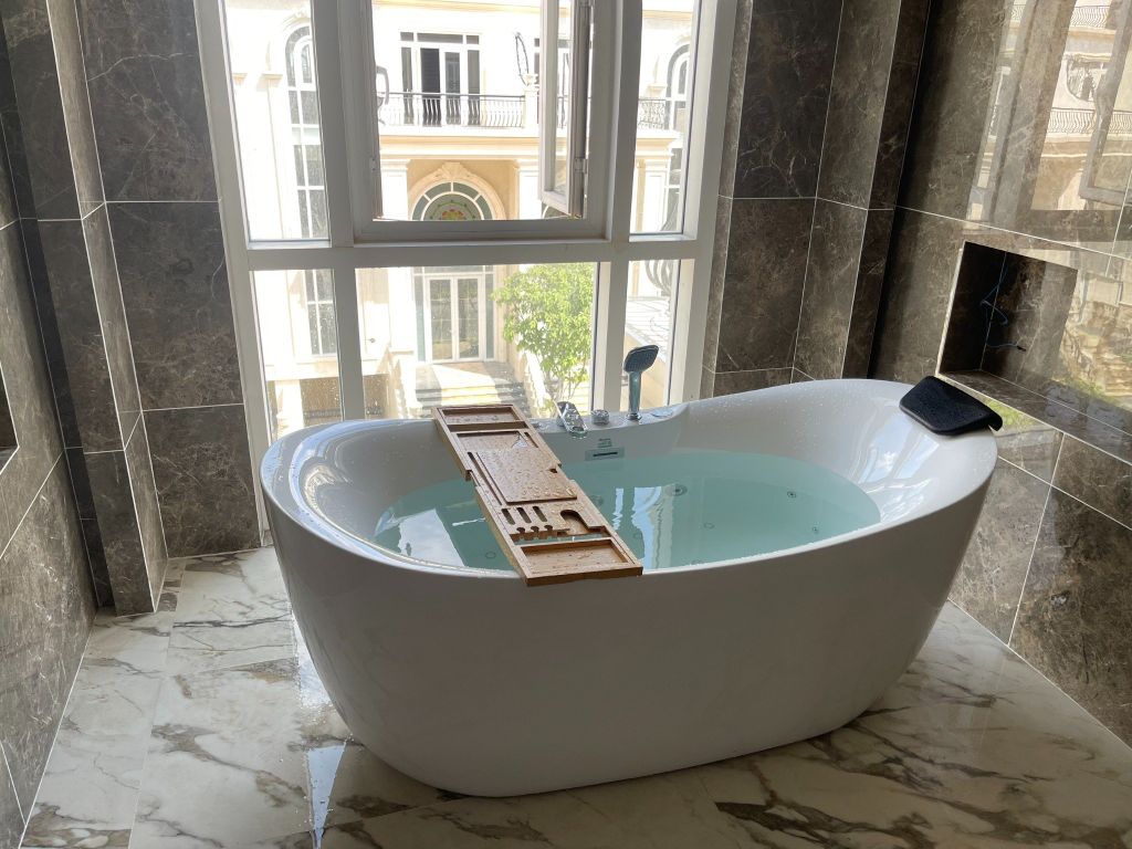 Bồn tắm massage Mowoen MW8305BFB – 170.MS