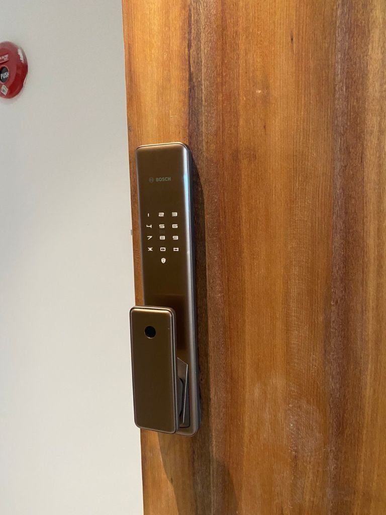 Khóa điện tử Bosch FU750 EU Amber Gold