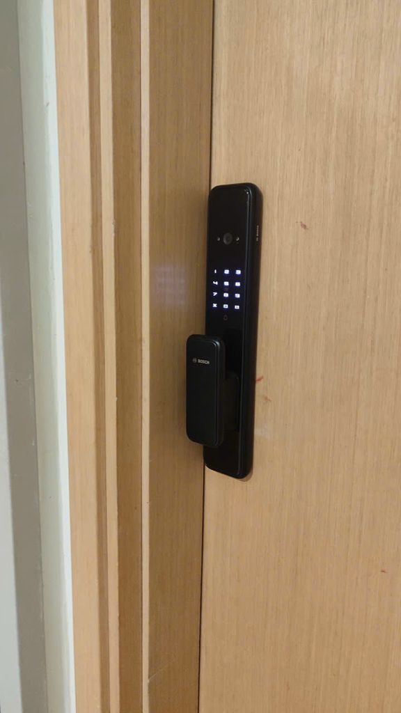 Khóa điện tử Bosch EL600VF EU Black - App