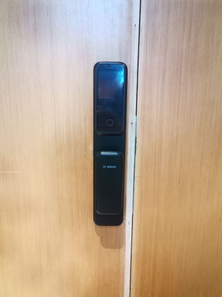 Khóa điện tử Bosch EL600VF EU Black - App