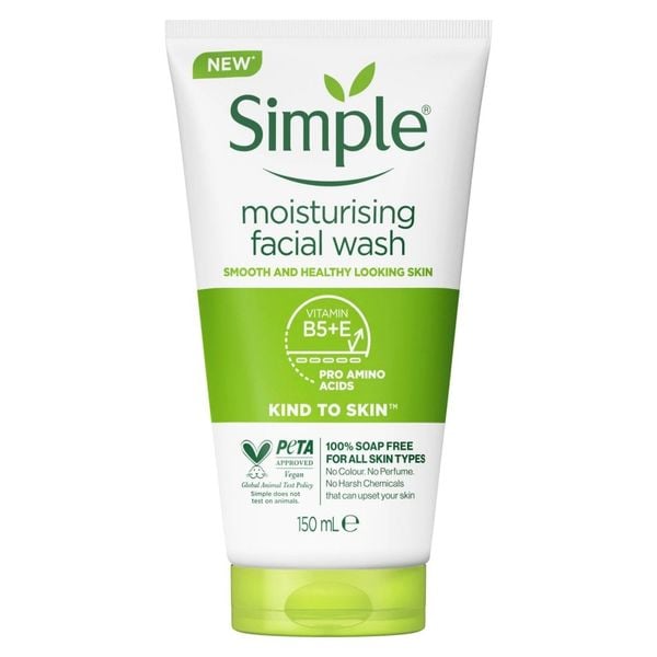 Sữa Rửa Mặt Dưỡng Ẩm Mịn Màng Simple Moisturising Facial Wash 150ml