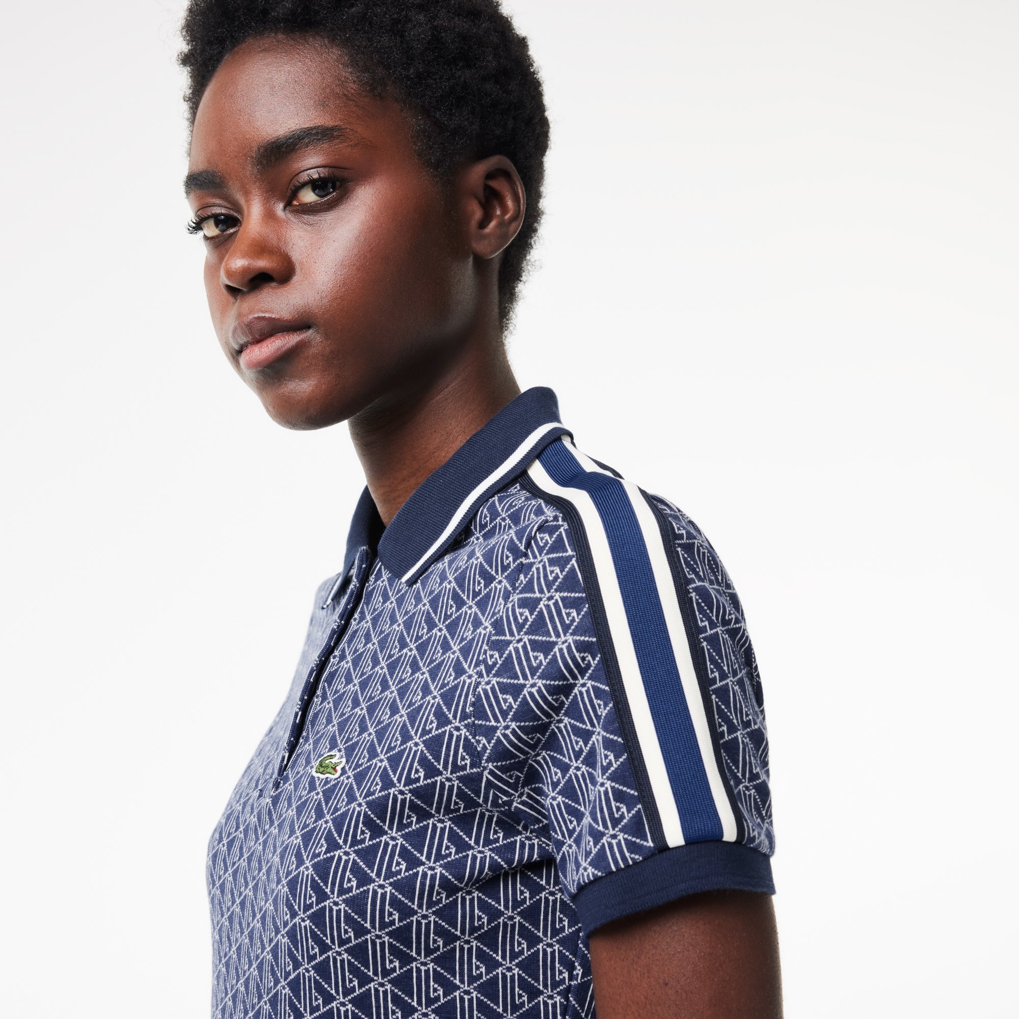 Áo Polo Lacoste Nữ Ôm Dáng Chất Liệu Jacquard Họa Tiết Monogram